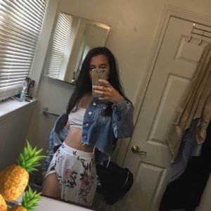 High waisted skirt w/ slit on the leg